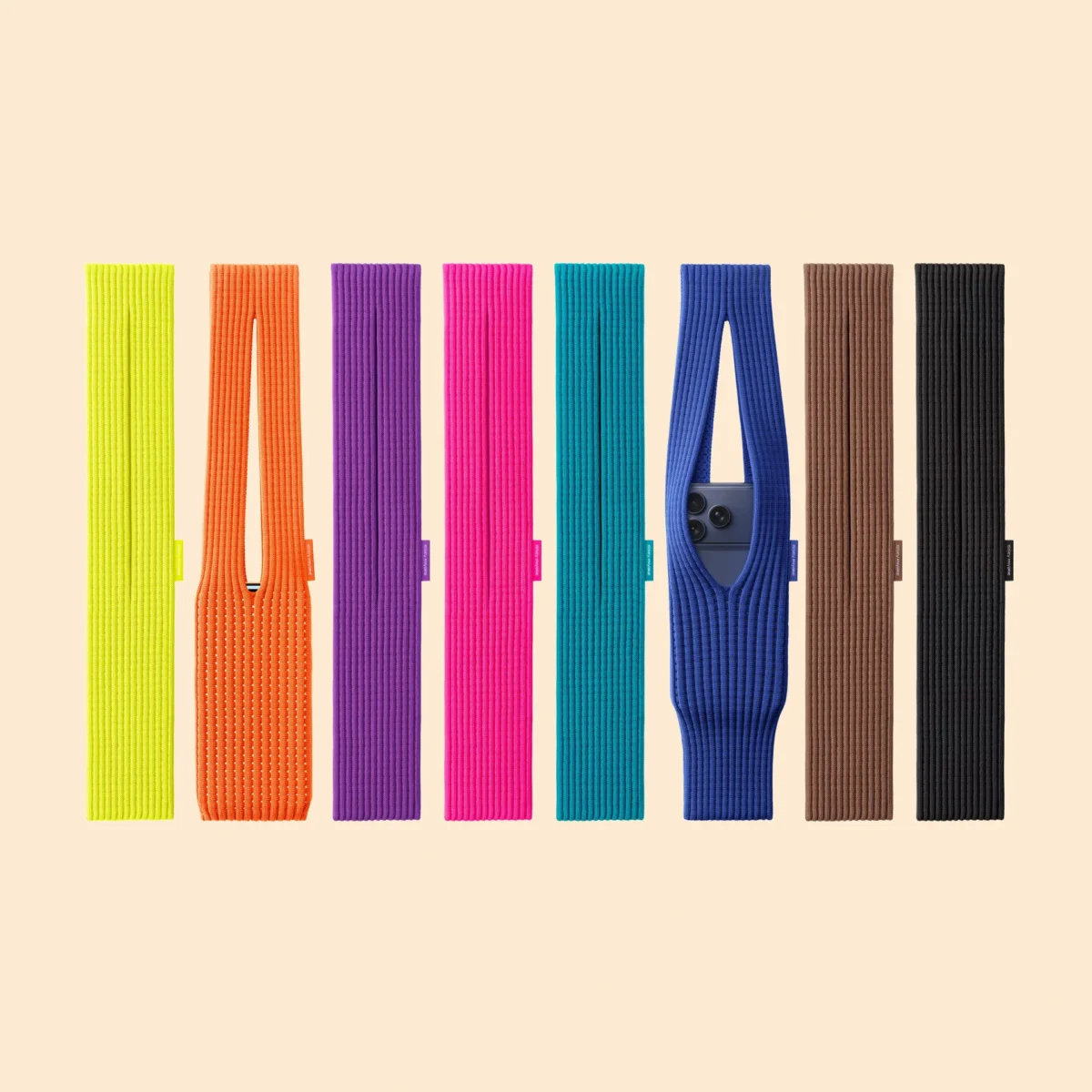 ⁦iPhone Pocket (Short)⁩ - الصورة ⁦2⁩